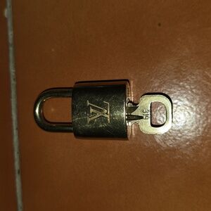 LOUIS VUITTON LOCK #319 GOOD USED CONDITION